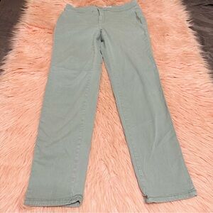 LILA RYAN Women's Straight Leg Jeans in Soft Green